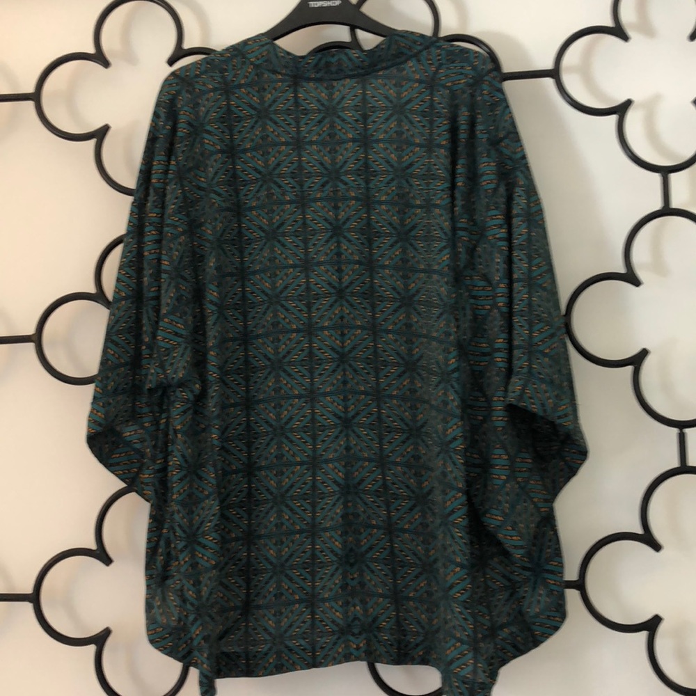 Leith Patterned Kimono - Picture 4 of 4
